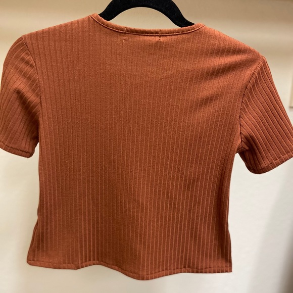 Crop top - Picture 2 of 4